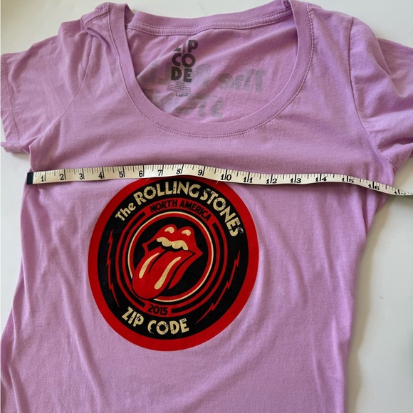 2015 Rolling Stones lilac band t-shirt - sz. Large - Picture 4 of 5